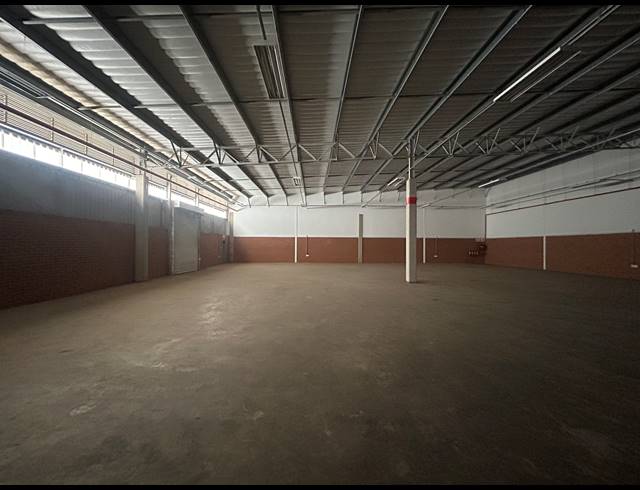 868M² WAREHOUSE TO LET IN CLAYVILLE